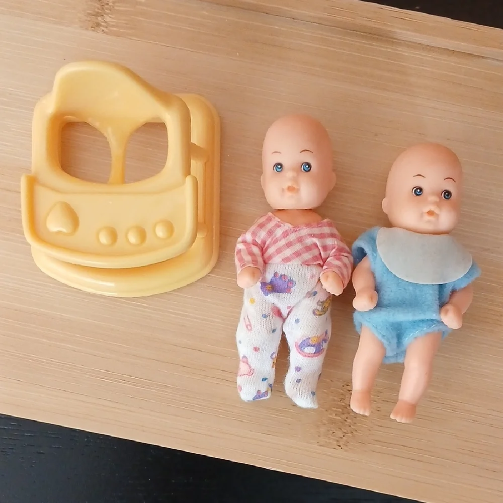 2 VTG Simbu Mini Jointed Baby Dolls with Walker